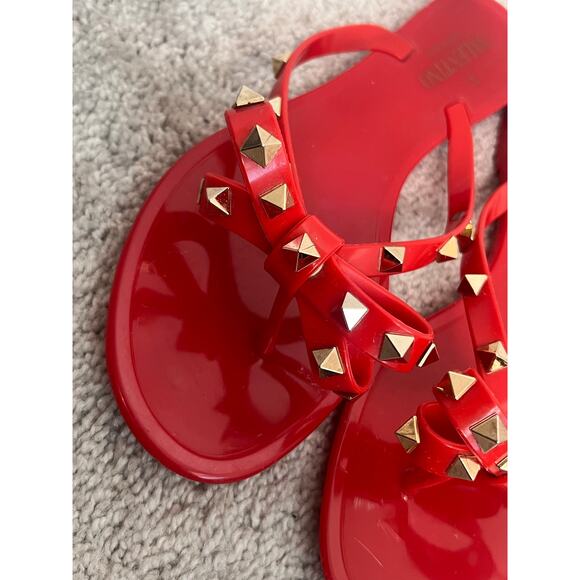 Valentino Garavani Rock Stud Red Bow Detailed Jelly Thong Sandals Size 39 (9) - Picture 4 of 10